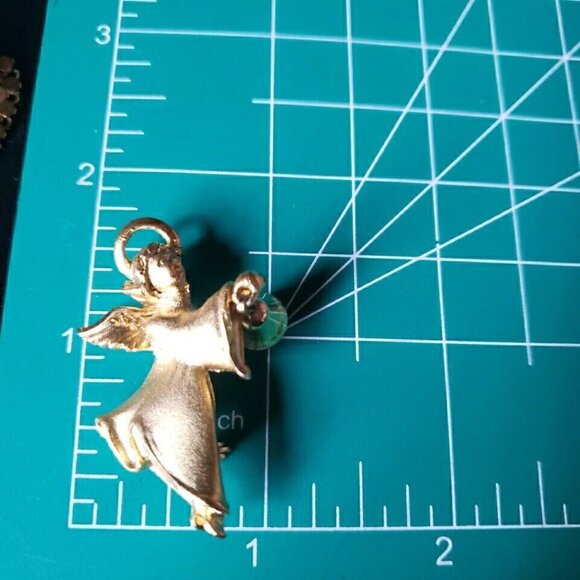 Vintage Gold tone Angel Brooch Halo and Bell 1.5 nch Signed C.C. - Picture 5 of 5